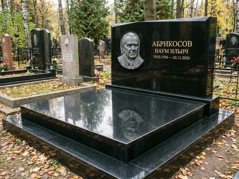 Памятник с барельефом — выполненная работа 37 в Иркутске