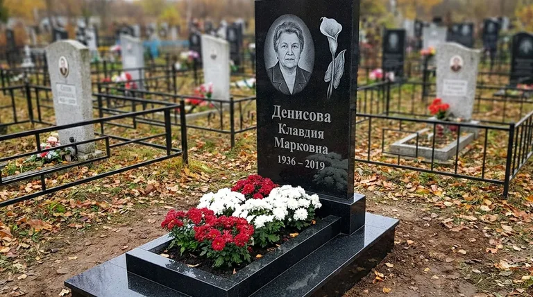 Памятник с гравировкой калл — выполненная работа «Денисова» в Иркутске