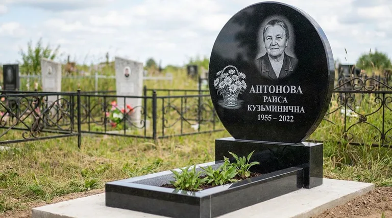 Памятник с гравировкой ромашек — выполненная работа «Антонова» в Иркутске