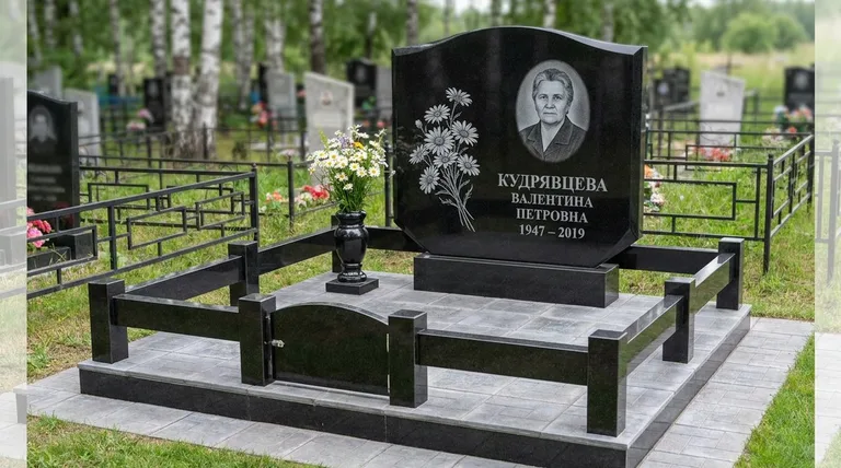 Памятник с гравировкой ромашек — выполненная работа «Кудрявцева» в Иркутске