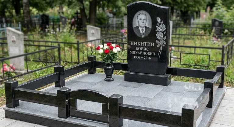 Памятник с гравировкой роз — выполненная работа «Никитин» в Иркутске