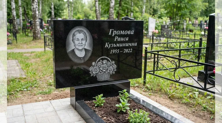 Памятник с гравировкой роз — выполненная работа «Громова» в Иркутске