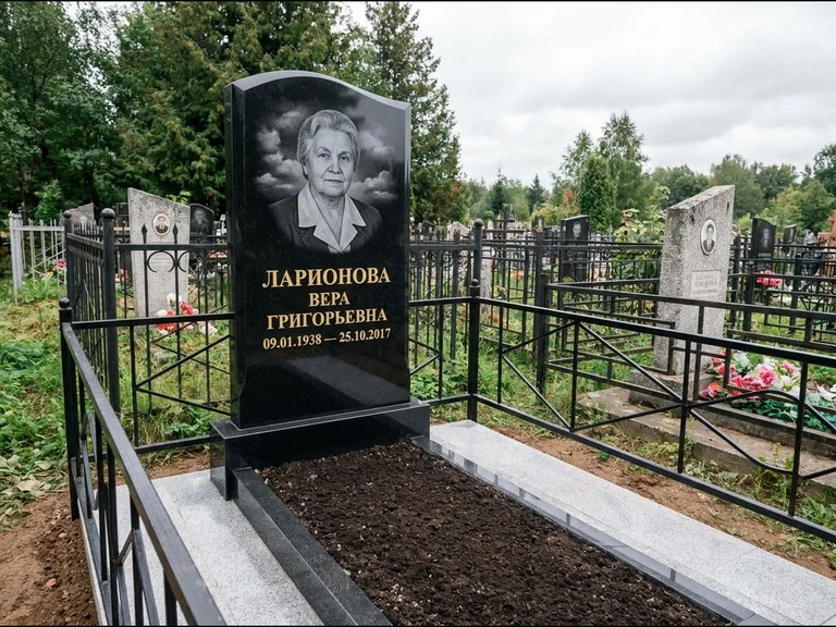Гравировка портрета на чёрном граните — выполненная работа 16 в Иркутске
