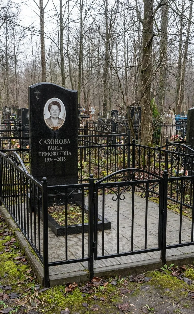 Дорожка на кладбище Красная Речка в Хабаровске