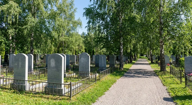 Мусульманские памятники на Татарском кладбище в Иркутске
