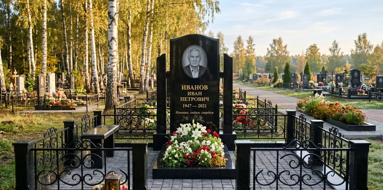Установка памятника на могилу под ключ в Иркутске — гранитный мемориальный комплекс, ограда, плитка, благоустройство