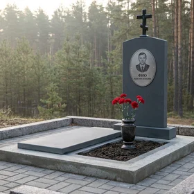 Памятник из полимера с крестом