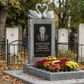 Памятник с парой лебедей из мансуровского гранита